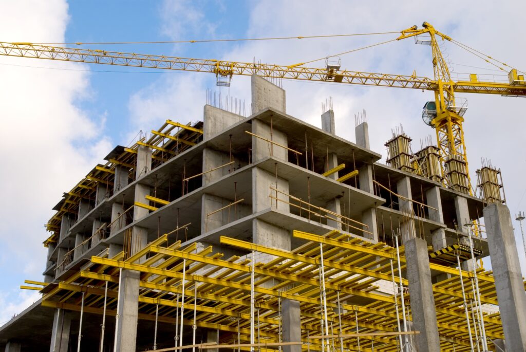 gruas-construccion-edificios-proyectos-ingenieria